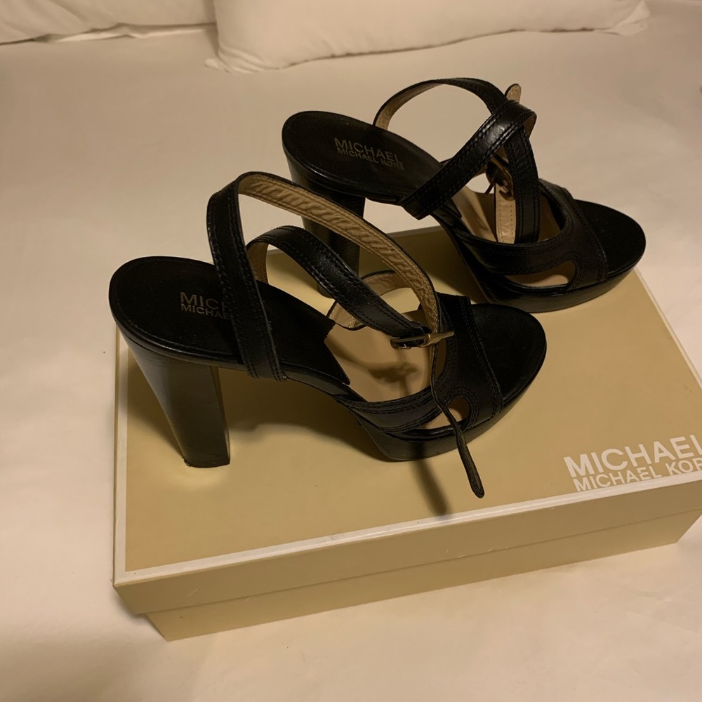 Michael kors shoes - Picture 4 of 5